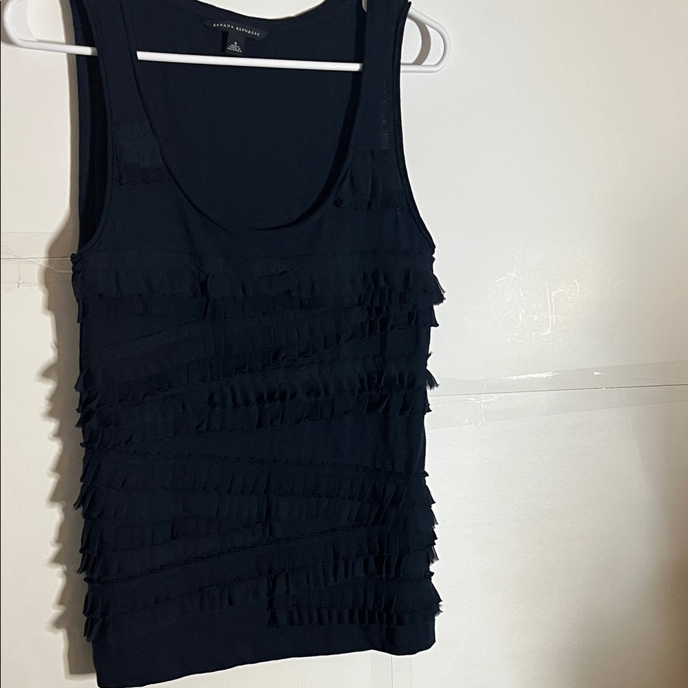 😄Banana Republic tank top ruffling small